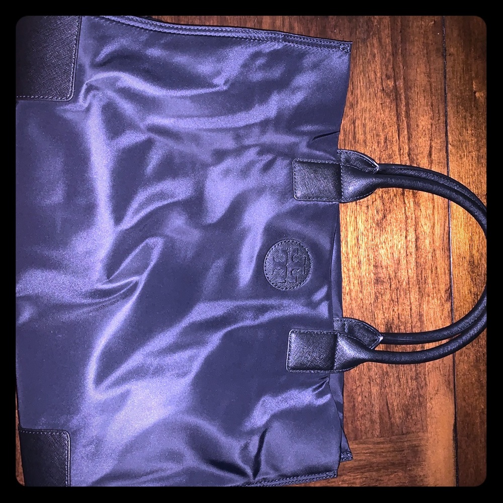 ***SOLD***Authentic Tory Burch Tote